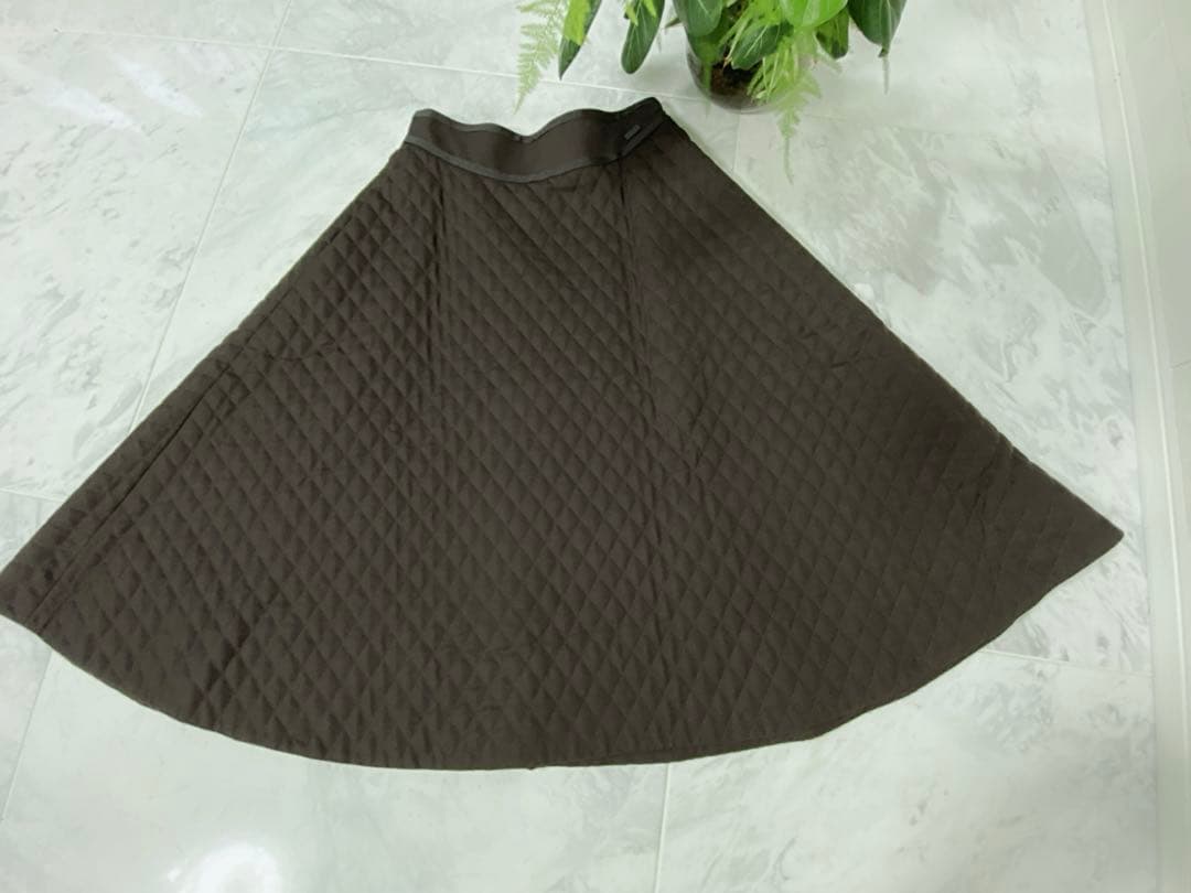 美品★FOXEYフォクシースカート クロスフレア ロゴプレート付キルティング40