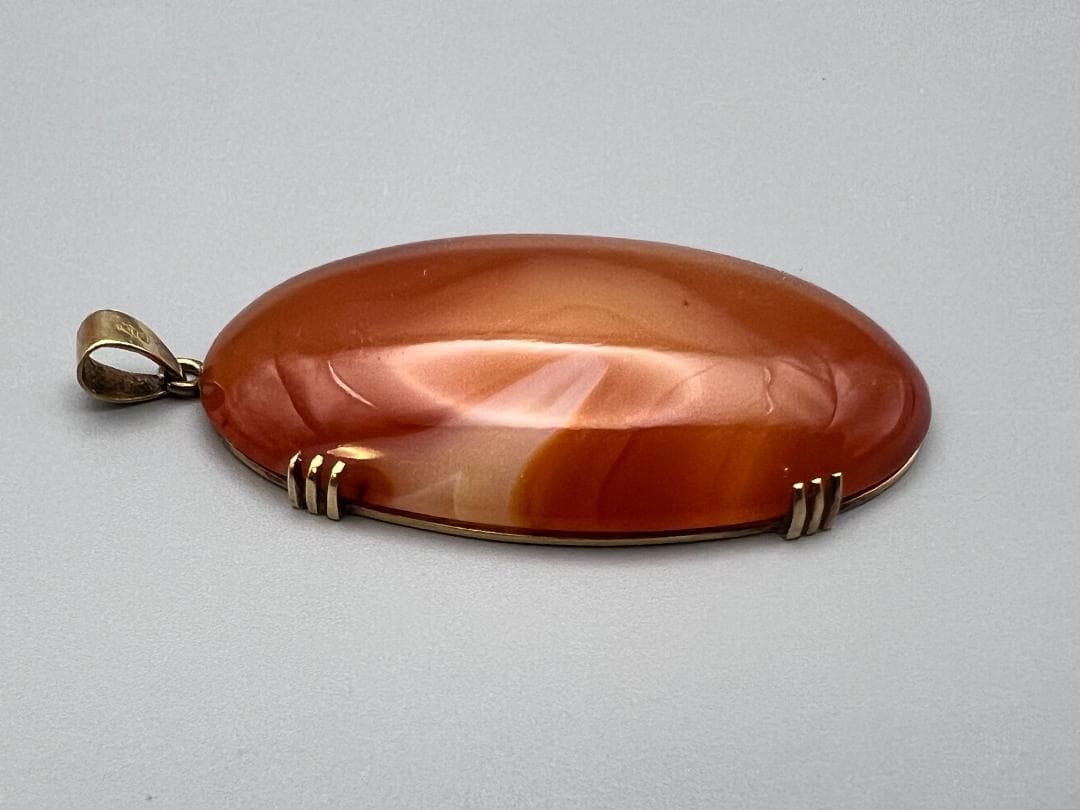 【海】K18　メノウ　瑪瑙　金枠　ペンダント　重量約１１ｇ