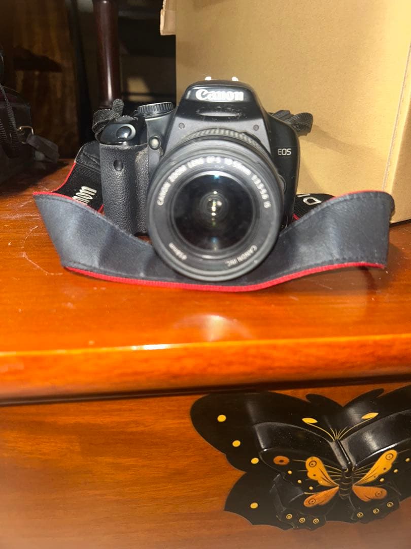 Canon EOS Kiss X3 デジタル一眼レフカメラ　動作未確認