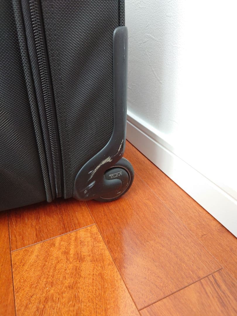 TUMI ブラック キャリーバッグ