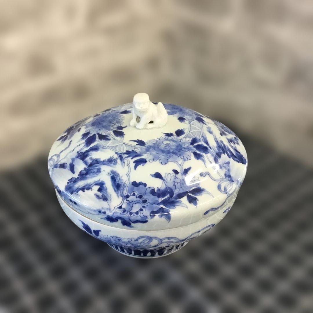 青白磁 獅子取っ手の陶器の器