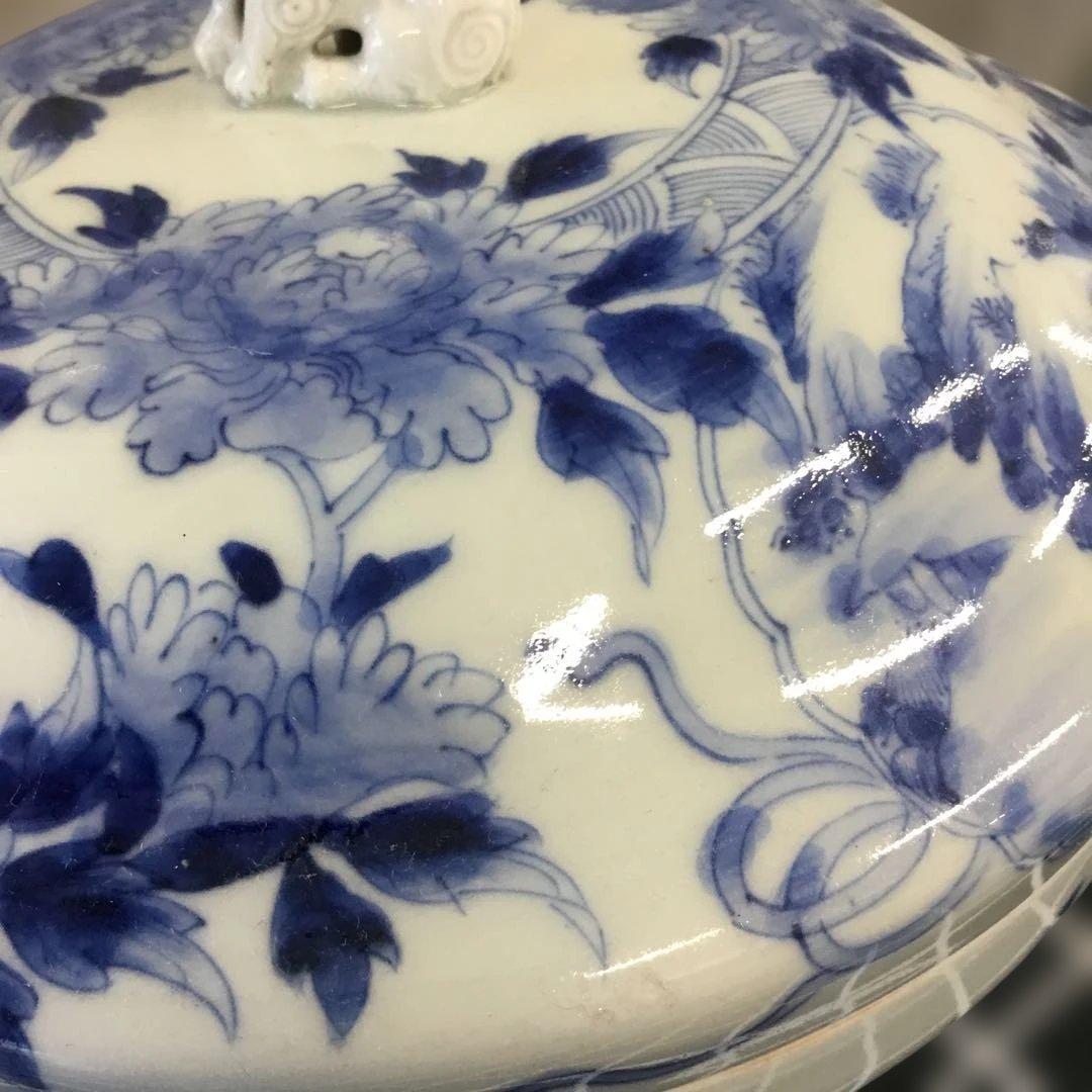 青白磁 獅子取っ手の陶器の器