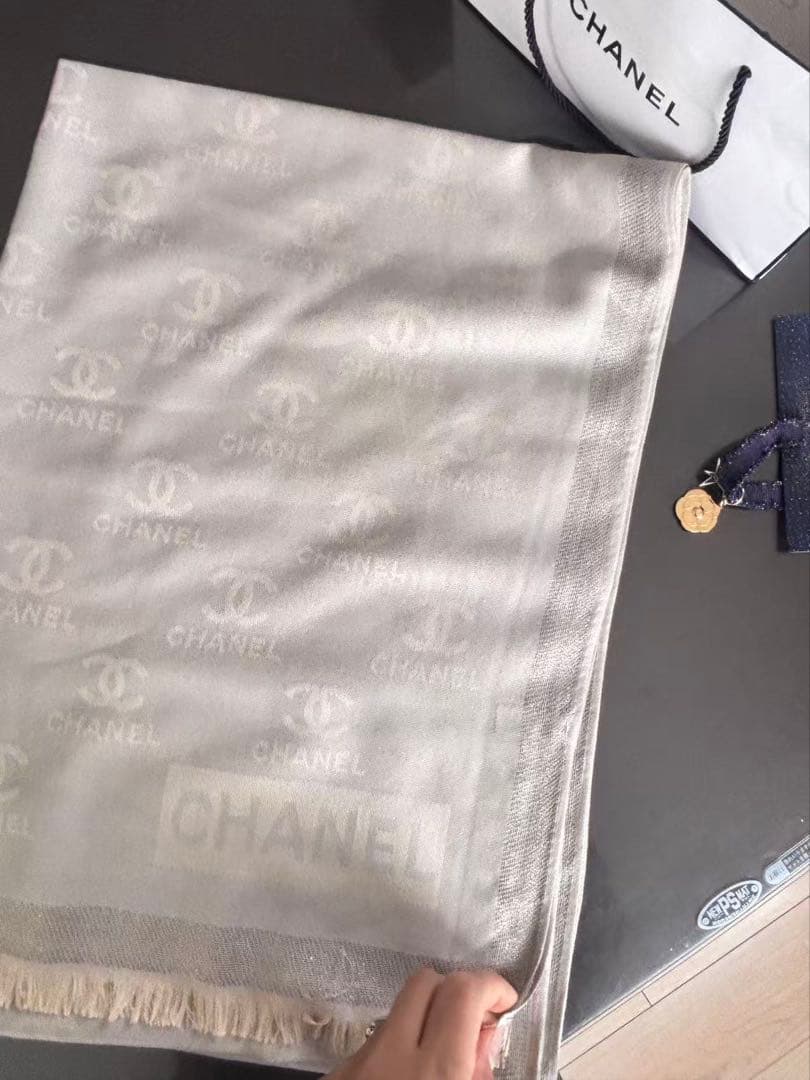 CHANEL ロゴマフラー ノベルティ品