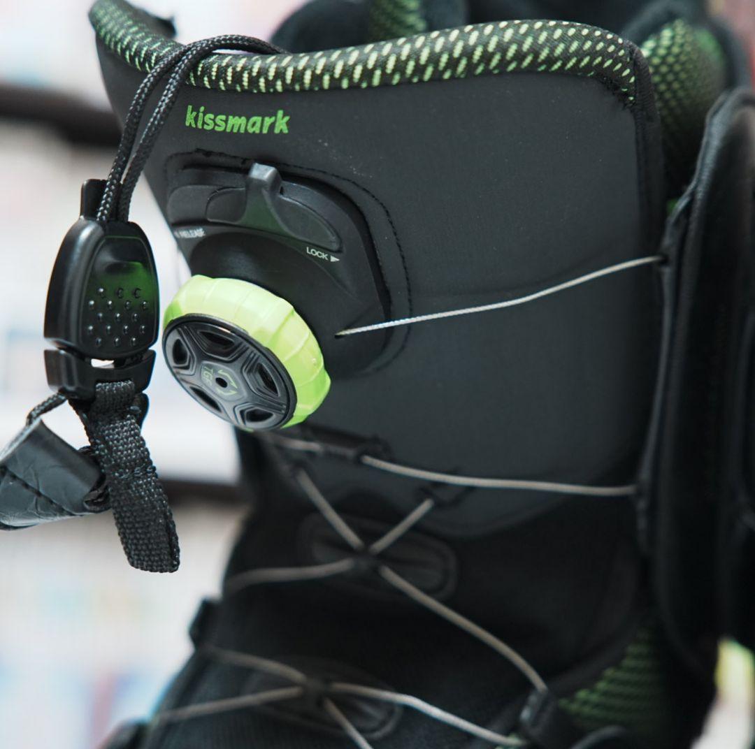 キスマーク スノーボード ブーツ 26.5㎝　ダイヤル式　BOA