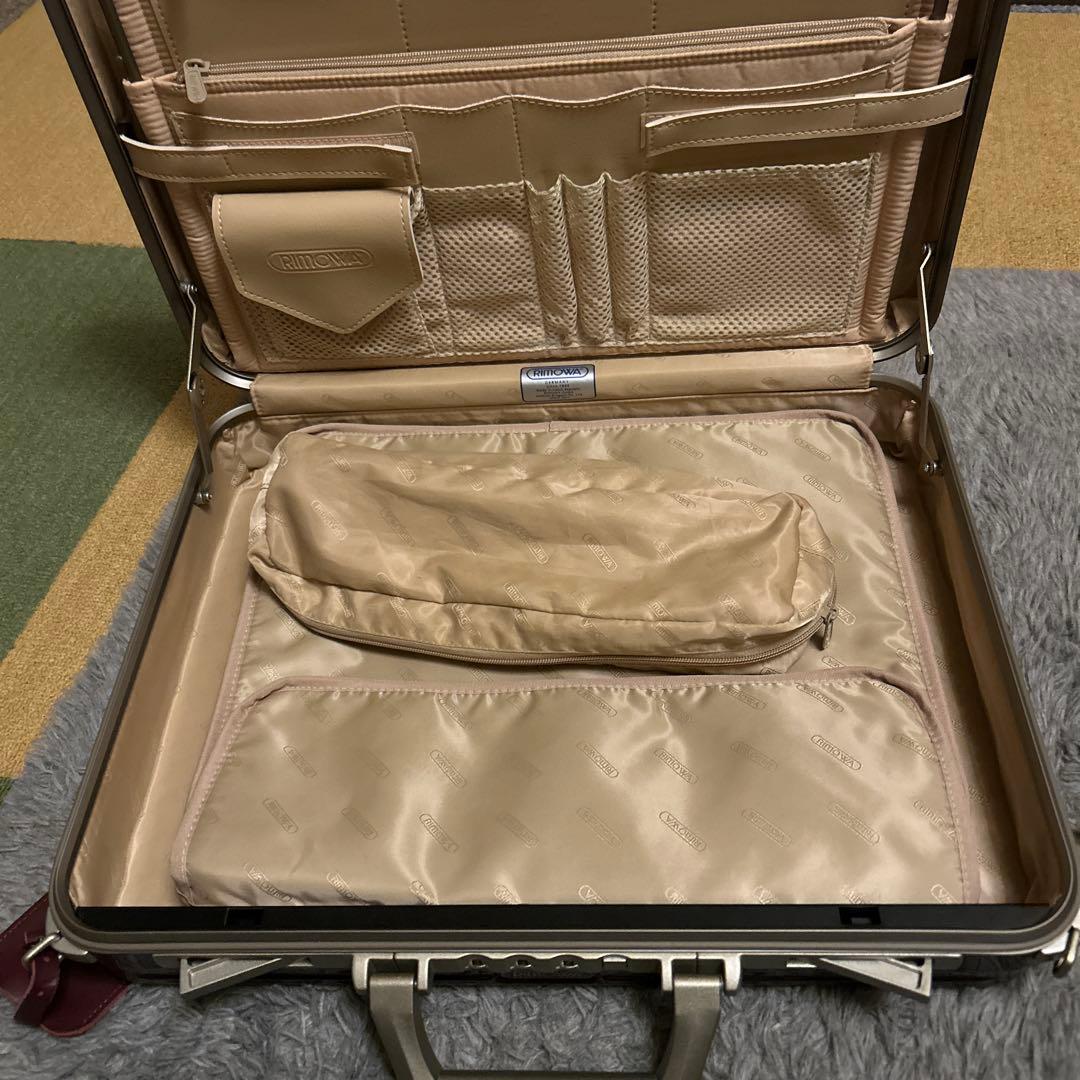 美品　リモワ アタッシュケース ポリカーボネート 18L ビジネス