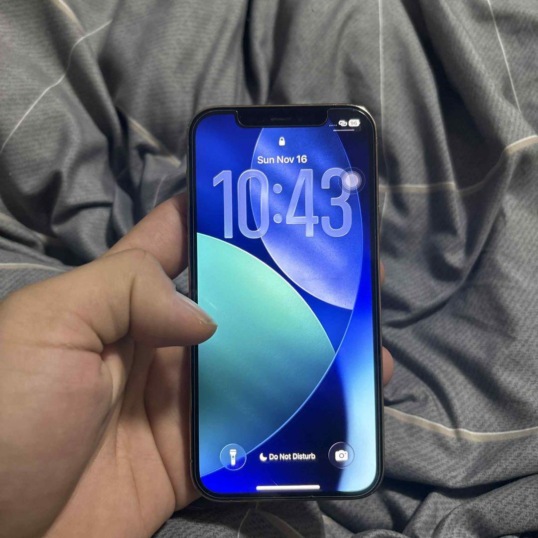 Apple iPhone 12 Pro ゴルド