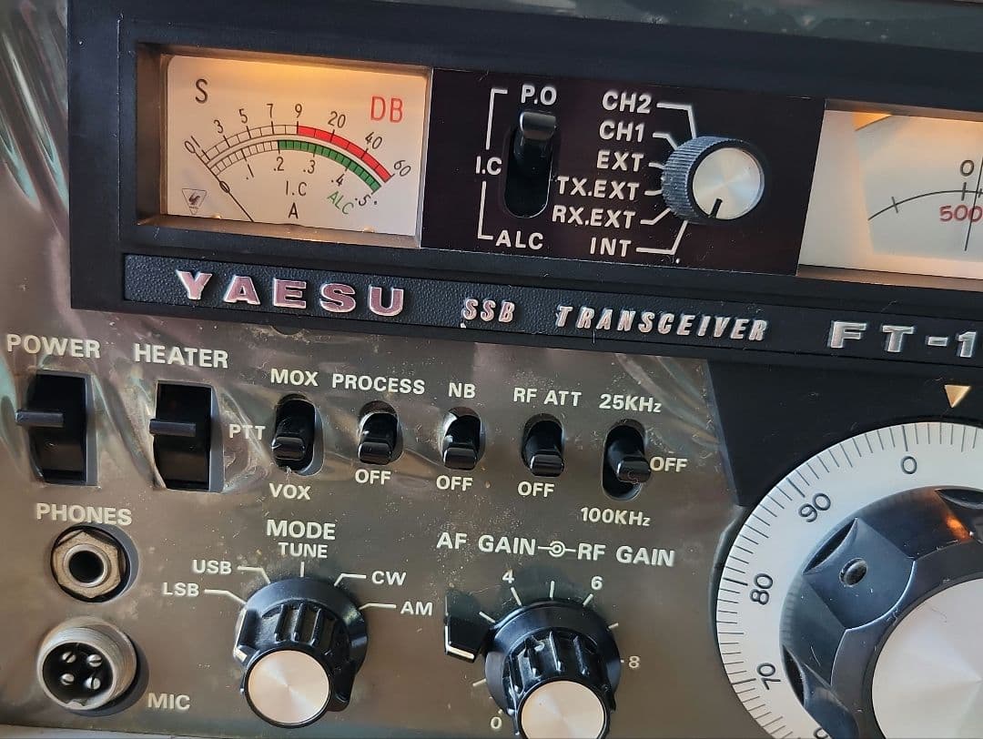 YAESU FT-101ES SSBトランシーバー【ジャンク】おまけ有