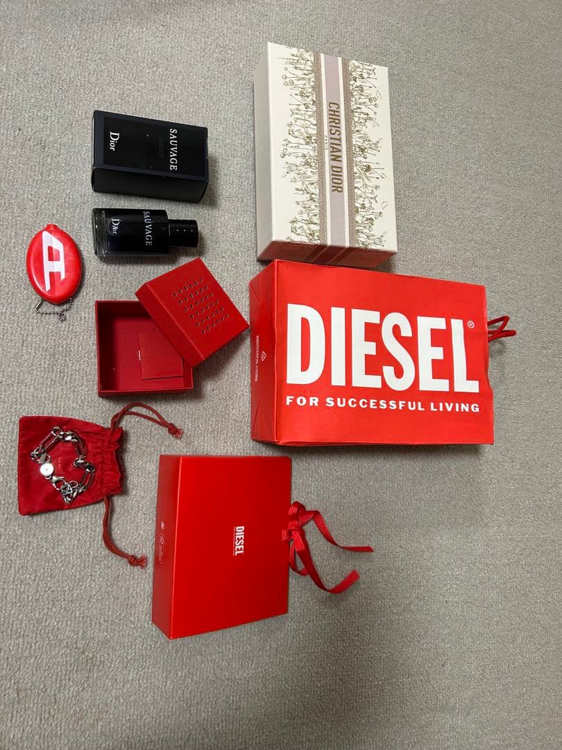 DIESEL ブレスレット　DIOR ソバージュ香水　その他アイテム
