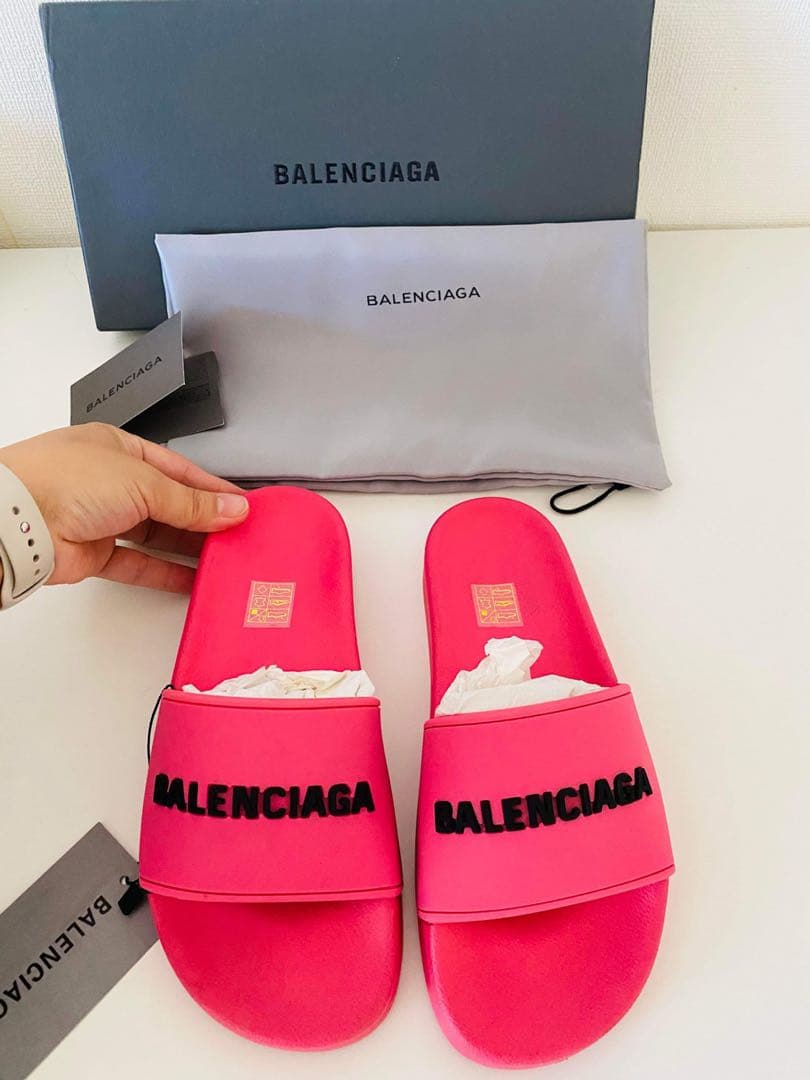 ラッピング・包装 Balenciaga