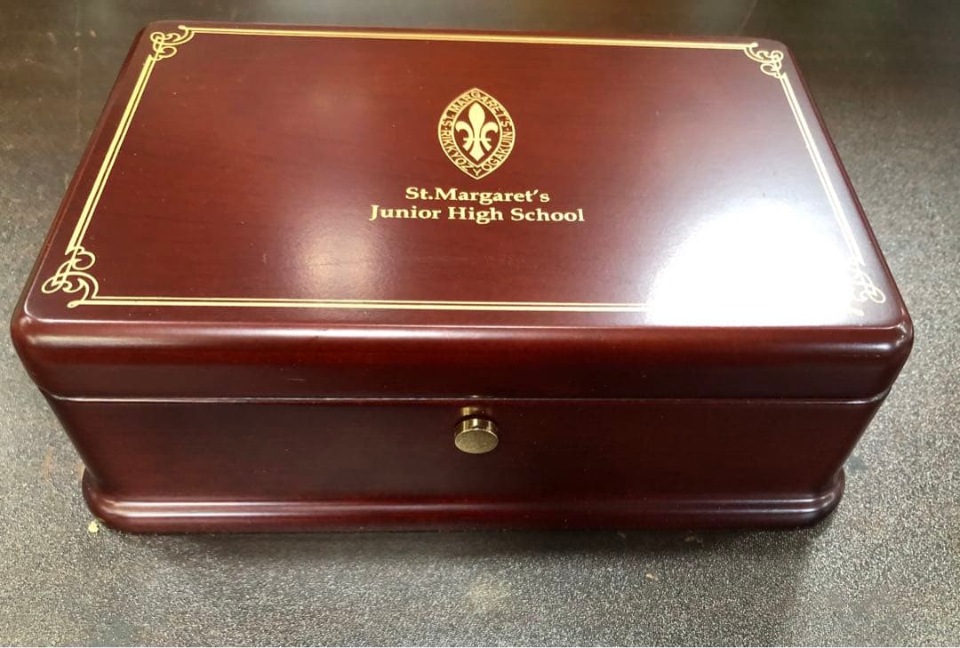 値引きします。立教女学院中学校　卒業記念品　木製オルゴールボックス