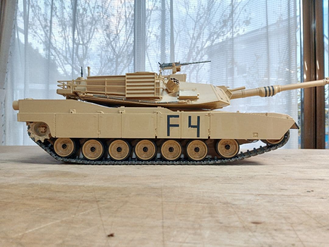 タミヤ 1/16RC M1A2 エイブラムス戦車 フルオペレーション 完成品