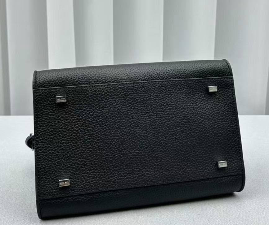 新品未使用✨THE ROWロゴ付き バッグ ノベルティ マルゴー10 本革