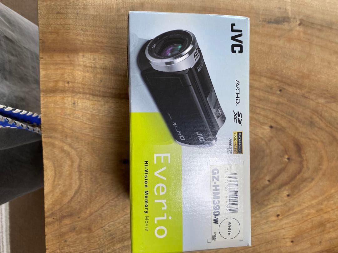 ビデオカメラ JVC Everio GZ-HM390W