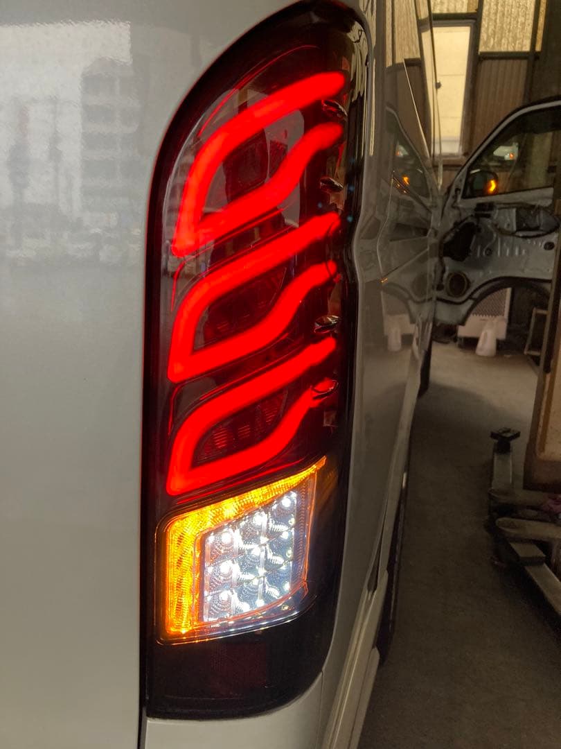 Dazz Followers ダズフェローズ　テールランプ　LED　ハイエース