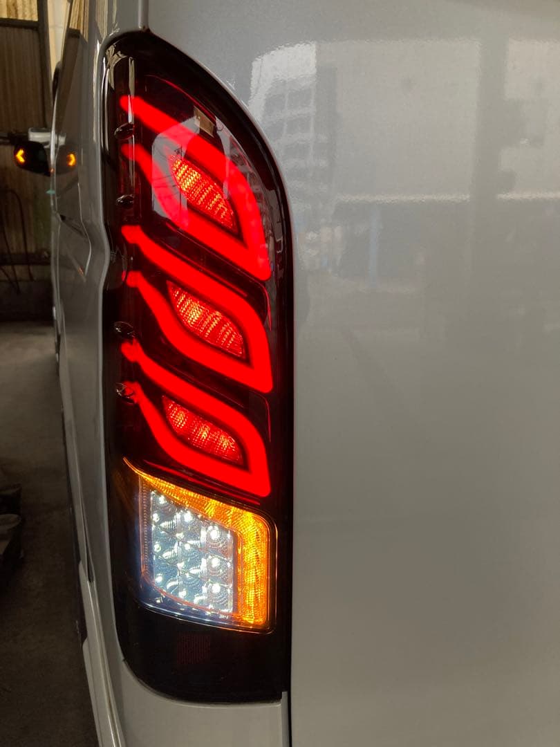 Dazz Followers ダズフェローズ　テールランプ　LED　ハイエース