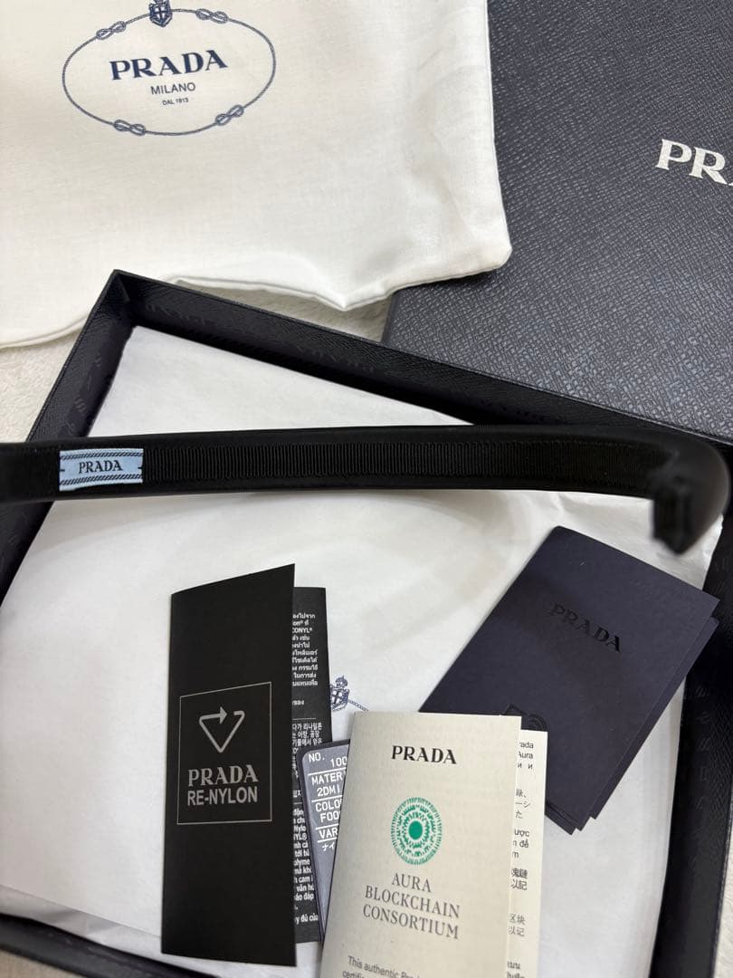 PRADA カチューシャ美品　最終値下げ！