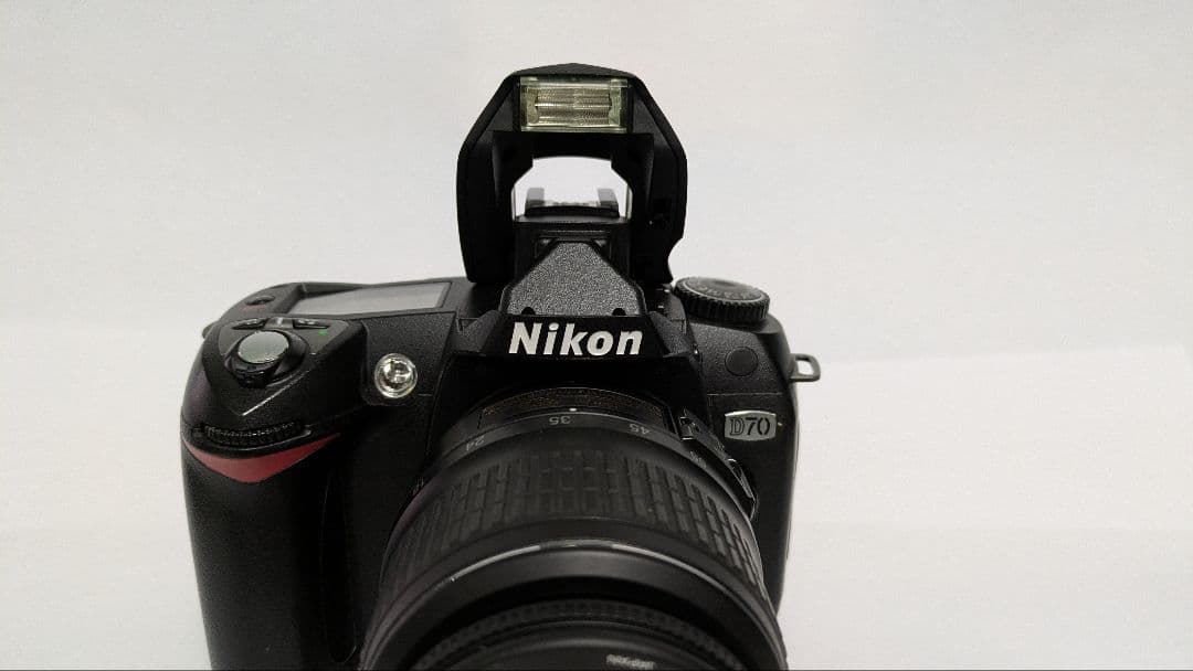 Nikon D70 デジタル一眼レフ　レンズ付き　訳あり品（現状渡し）