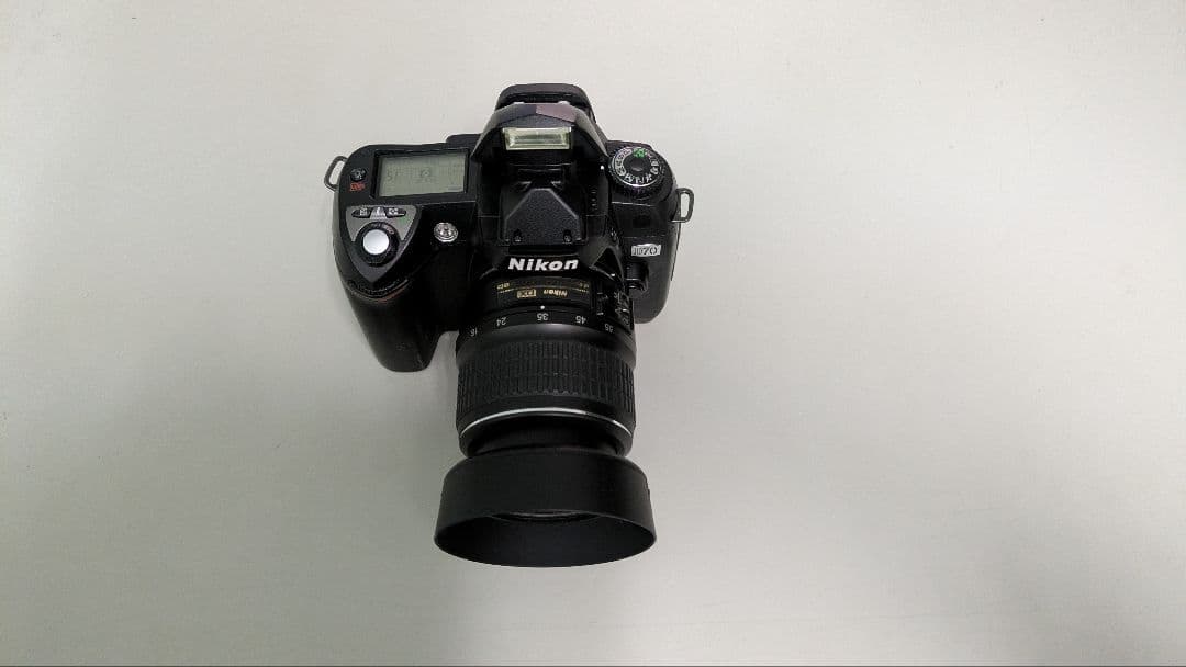 Nikon D70 デジタル一眼レフ　レンズ付き　訳あり品（現状渡し）