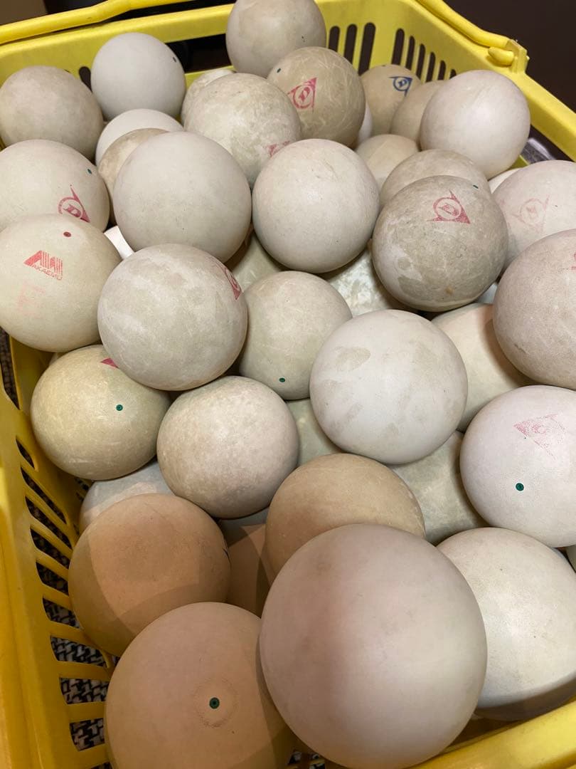 【中古】ソフトテニスボール130球／カゴ付き②