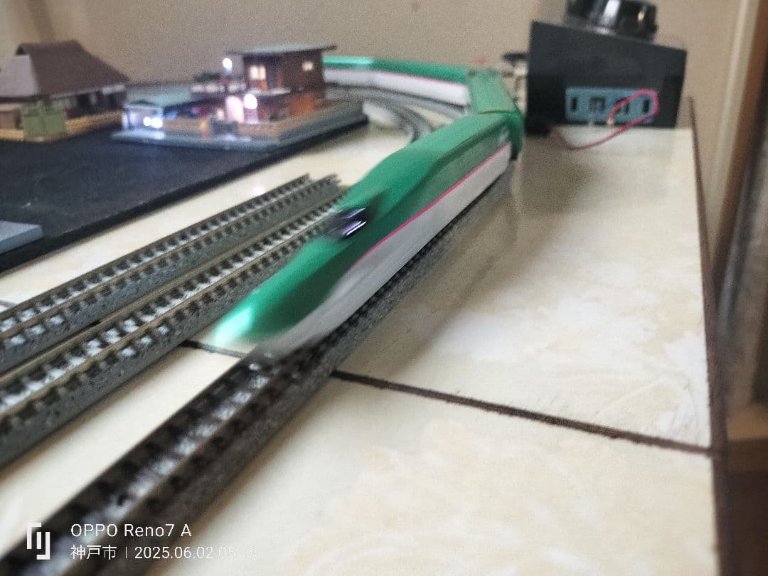 Nゲージトミックス新幹線E5系はやぶさ4両 編成基本セットM車付き