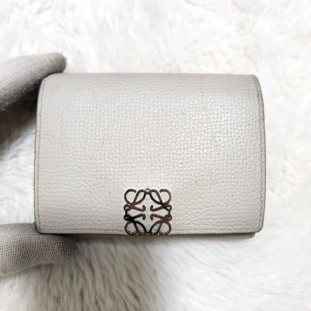 ✨美品　正規品✨ロエベ　三つ折り　アナグラム　小銭入れ　ロゴ金具　ベージュ