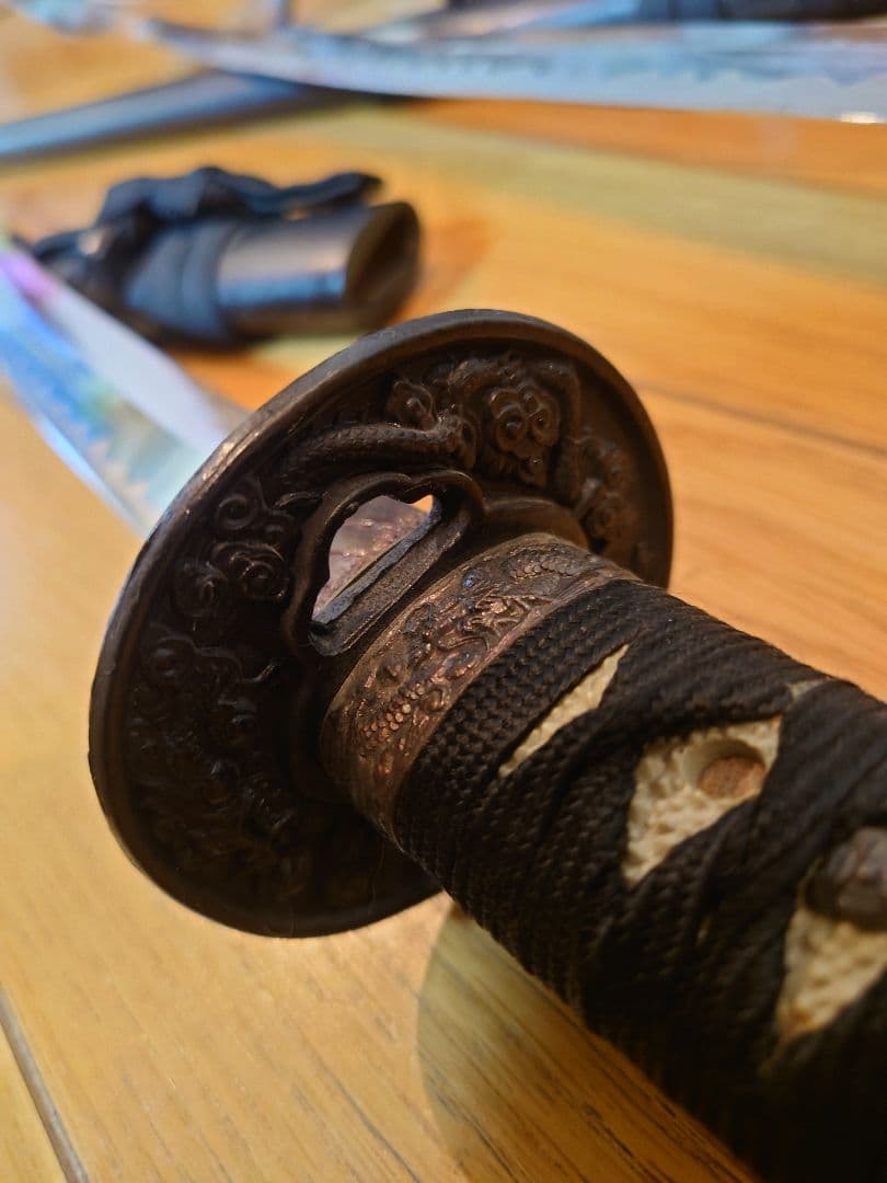 模造刀　二振り　台座付き