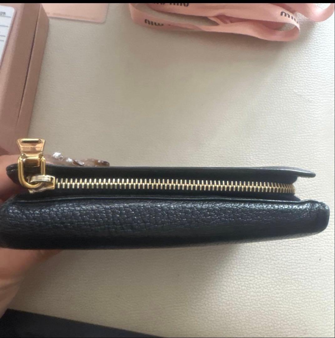 【期間限定お値下げ中‼️】miu miu 黒 三つ折り財布 付属品あり