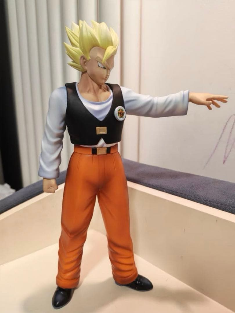 ドラゴンボール　孫悟飯　フィギュア