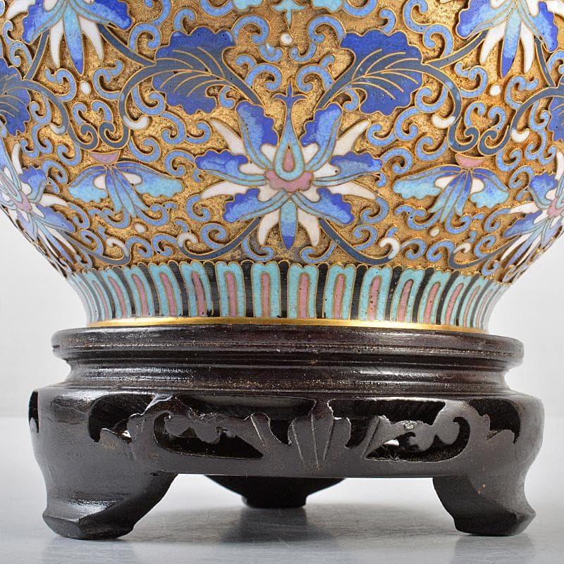 中国　古七宝琺瑯彩　花文　獅子摘蓋物　唐木台付　M　R5652