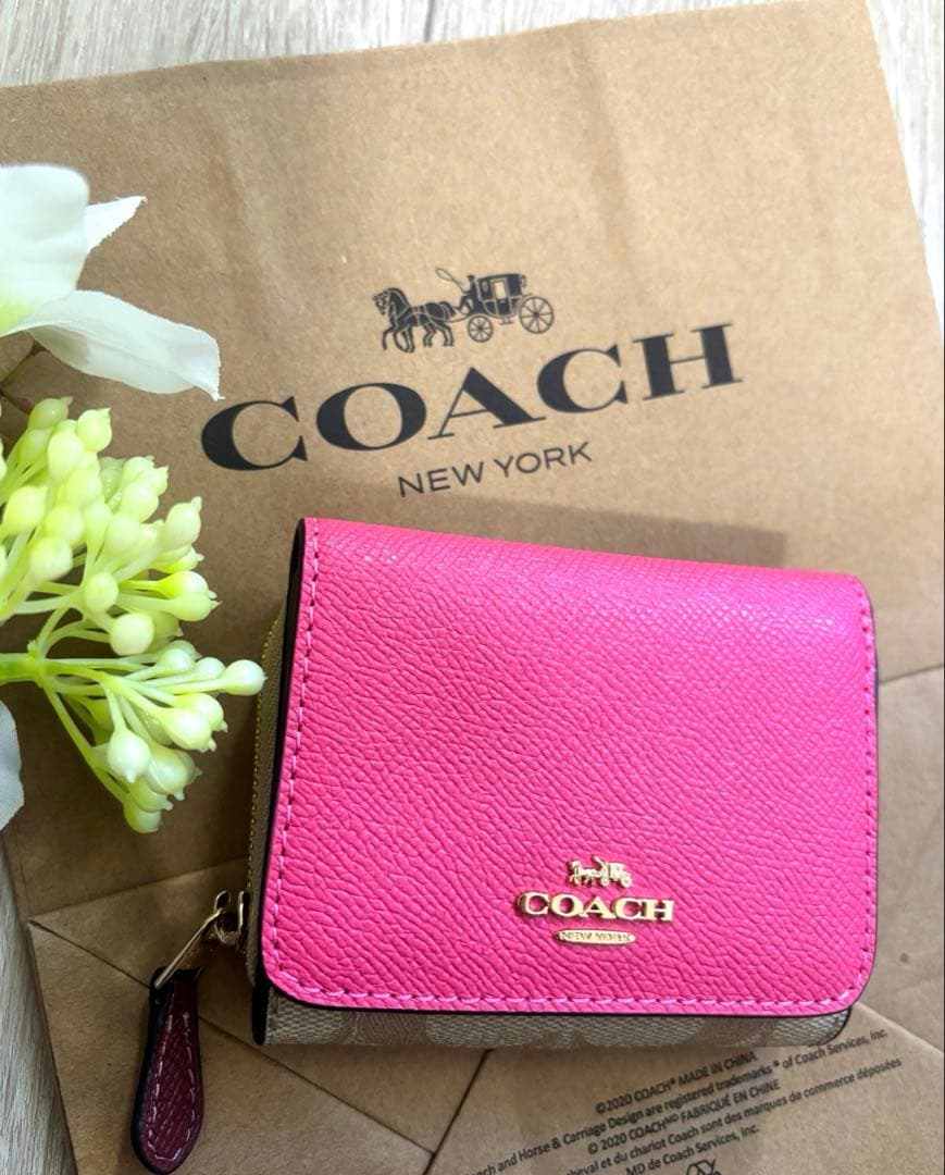【新品未使用】COACH コーチ 三つ折り財布 ピンク×シグネチャー ベージュ