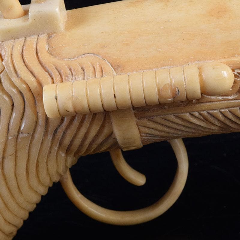 時代提げ物　獣骨彫刻　銃型　矢立　筆入　C　9209