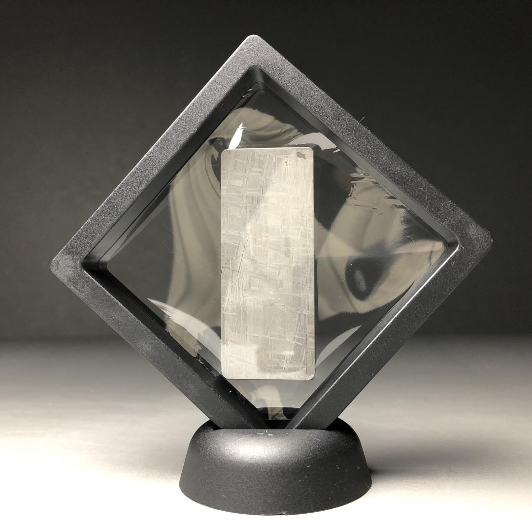 ムオニオナルスタ隕石 鉄隕石　隕石　重さ約77ｇ　ケース付き