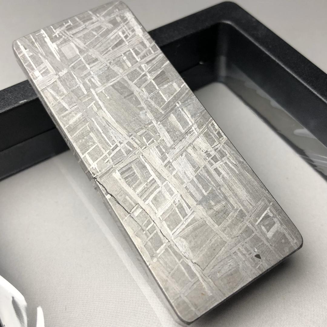 ムオニオナルスタ隕石 鉄隕石　隕石　重さ約77ｇ　ケース付き