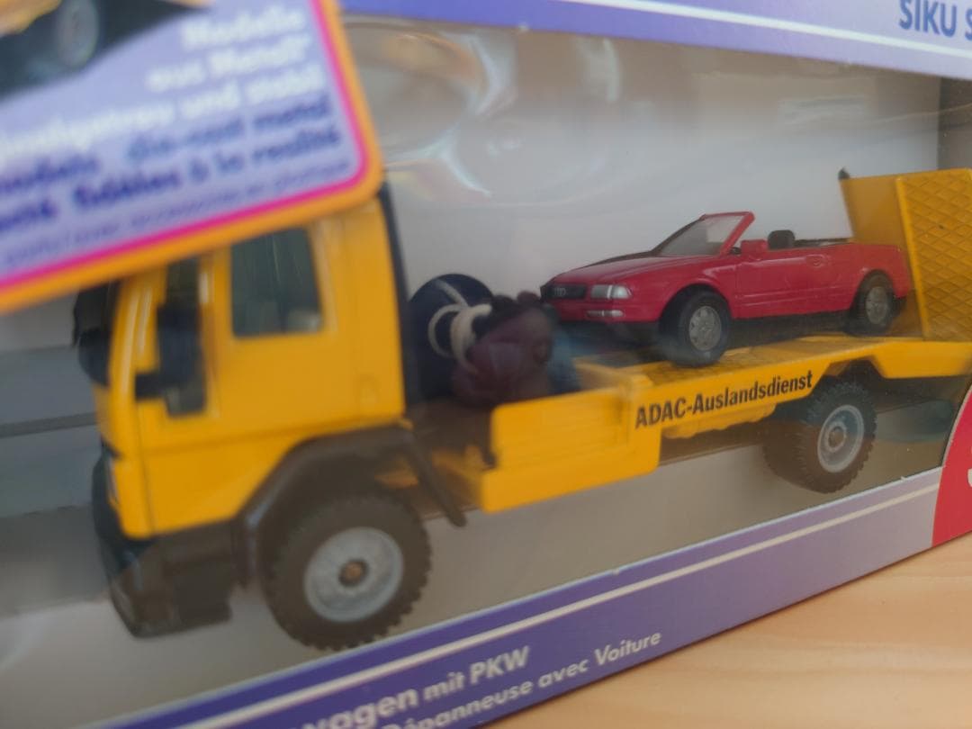 1/55 Siku(ジク)　 ADAC(ドイツ自動車連盟)車積載車＋乗用車