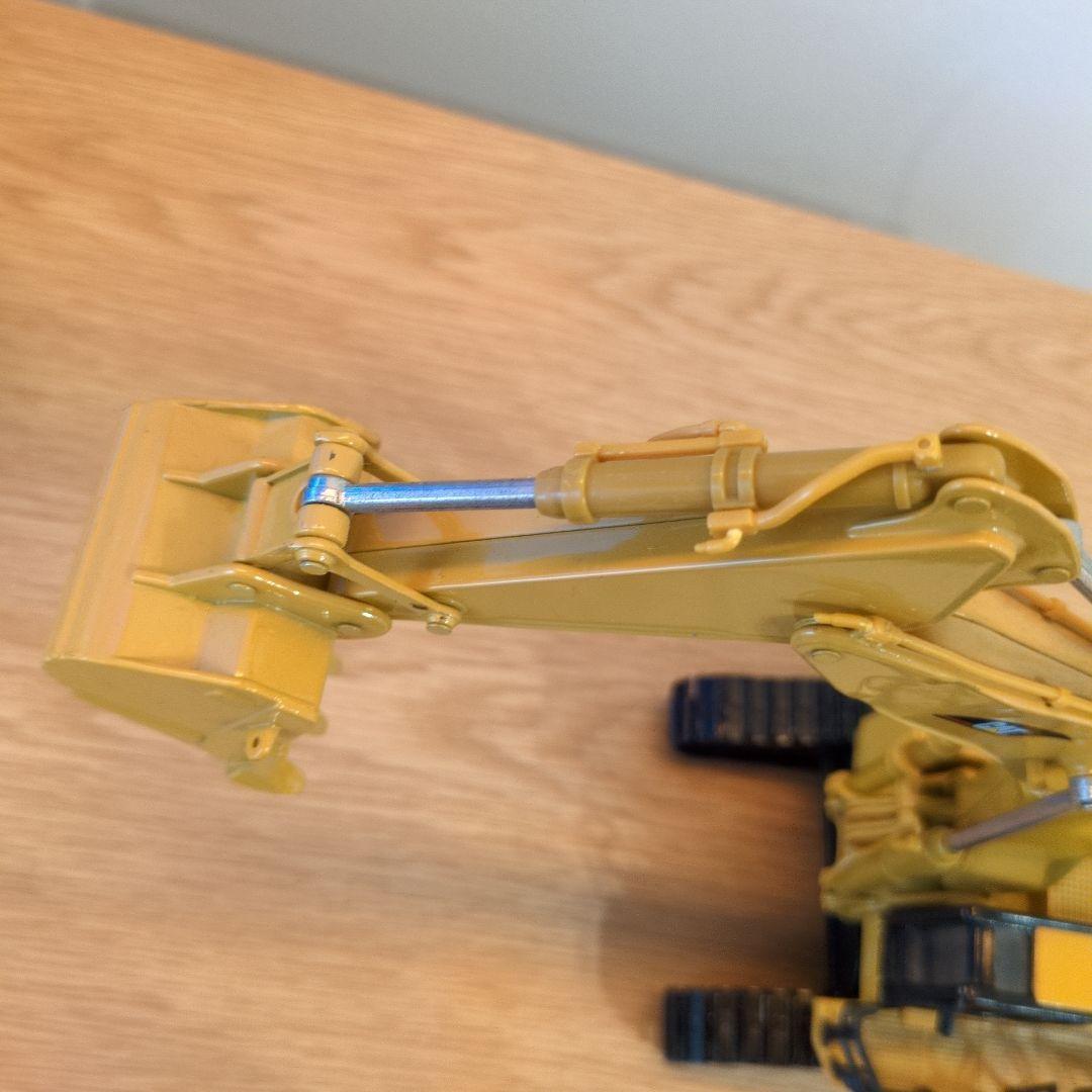 キャタピラー5110B　バックホー　重機ミニチュア　模型