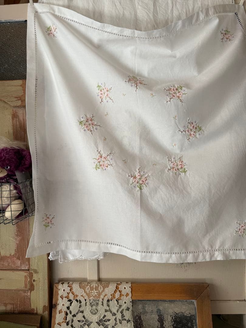 フランスアンティークஐ⋆*優しい色合いの花柄刺繍のクロス