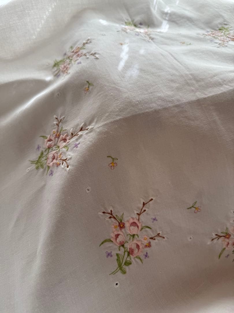 フランスアンティークஐ⋆*優しい色合いの花柄刺繍のクロス