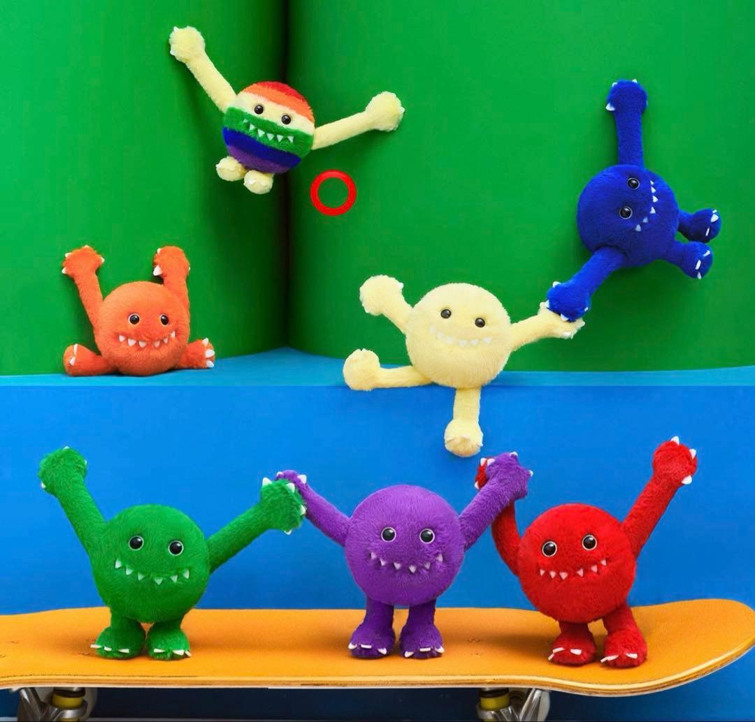 POPMART INSTINCTOY HUG YOU シークレット ペンダント