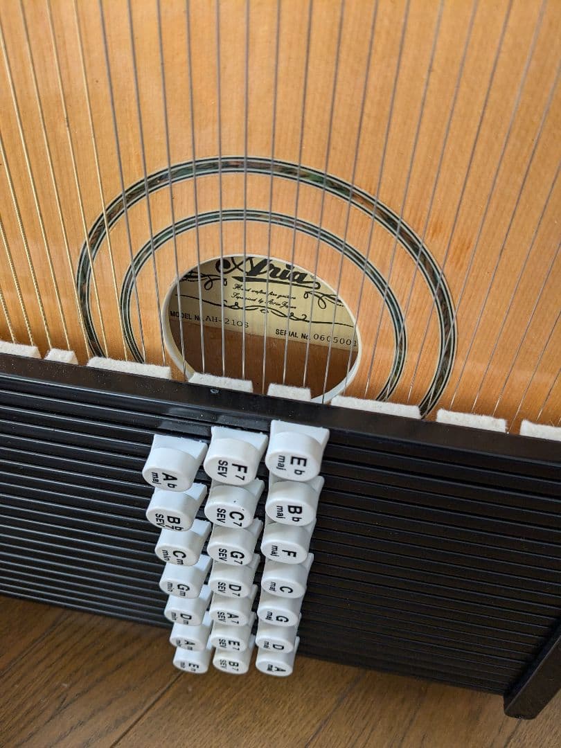 アリア　クロマハープAH-210S 中古品