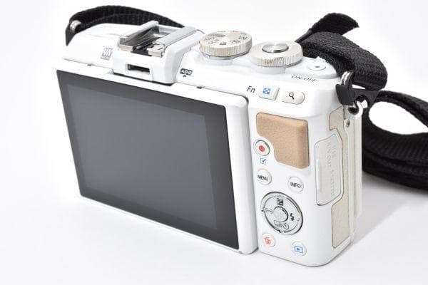 オリンパス OLYMPUS PEN Lite E-PL7 ダブルズームキット