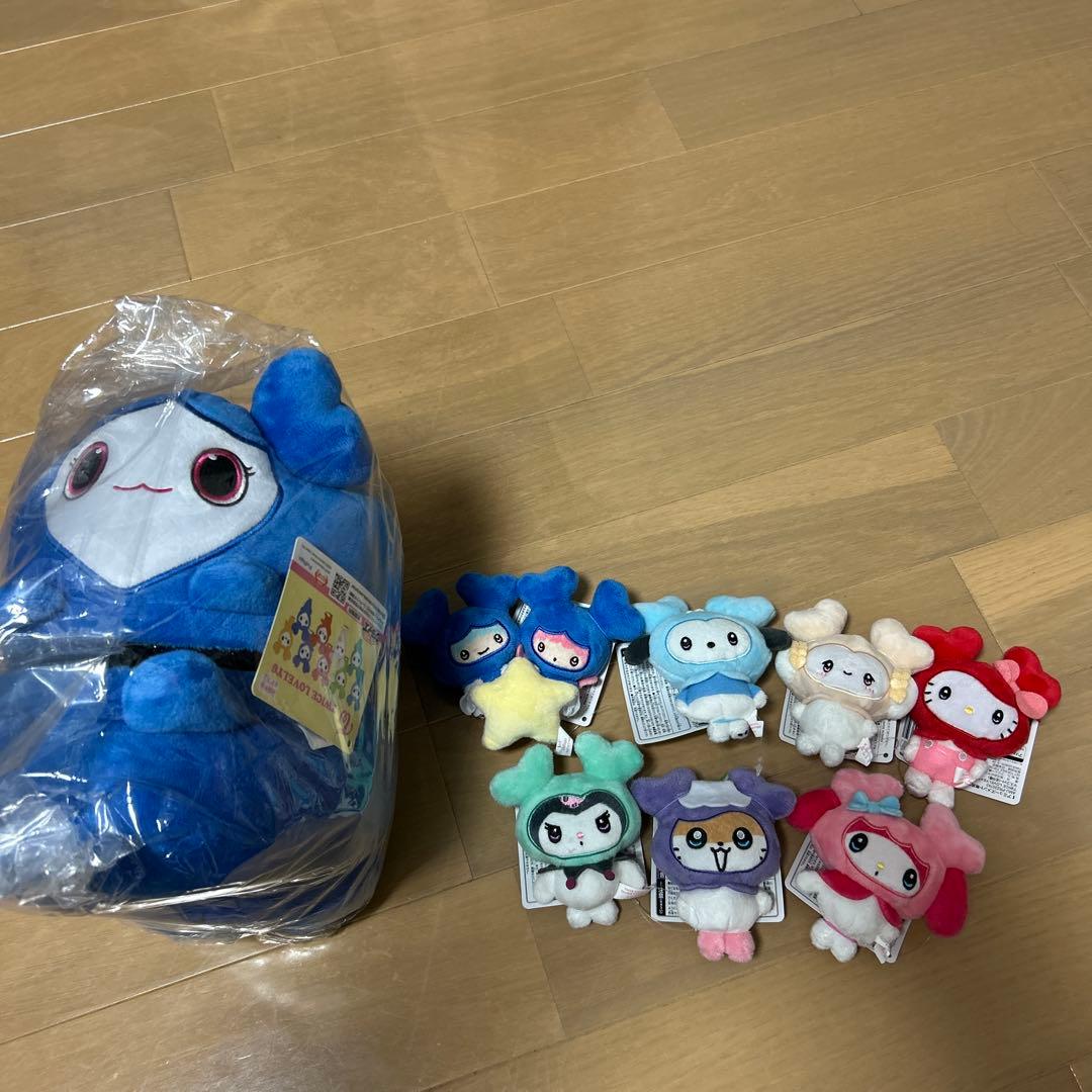 TWICE GIGO サンリオ　コラボ