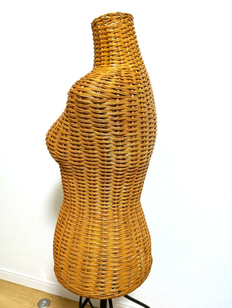 ラタン製トルソー マネキン　ボディ　婦人用ラタントルソー