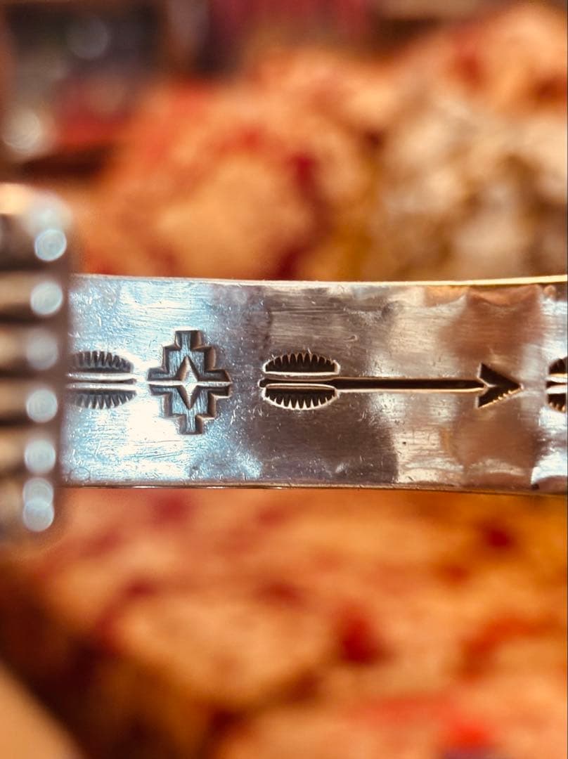 デルバートゴードン　チゼルワーク　4面スタンプ　 ヘビーゲージ　バングル