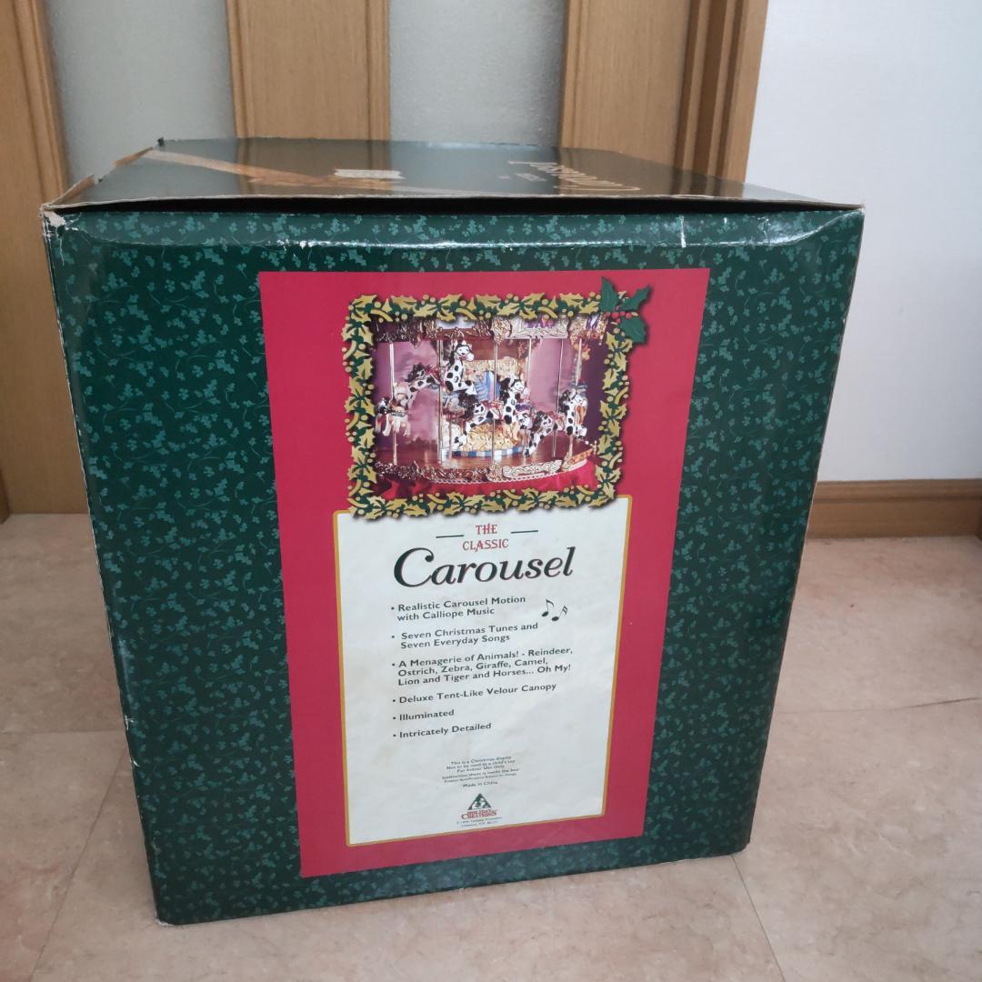 カルーセル　回転木馬　大きなメリーゴー ラウンド