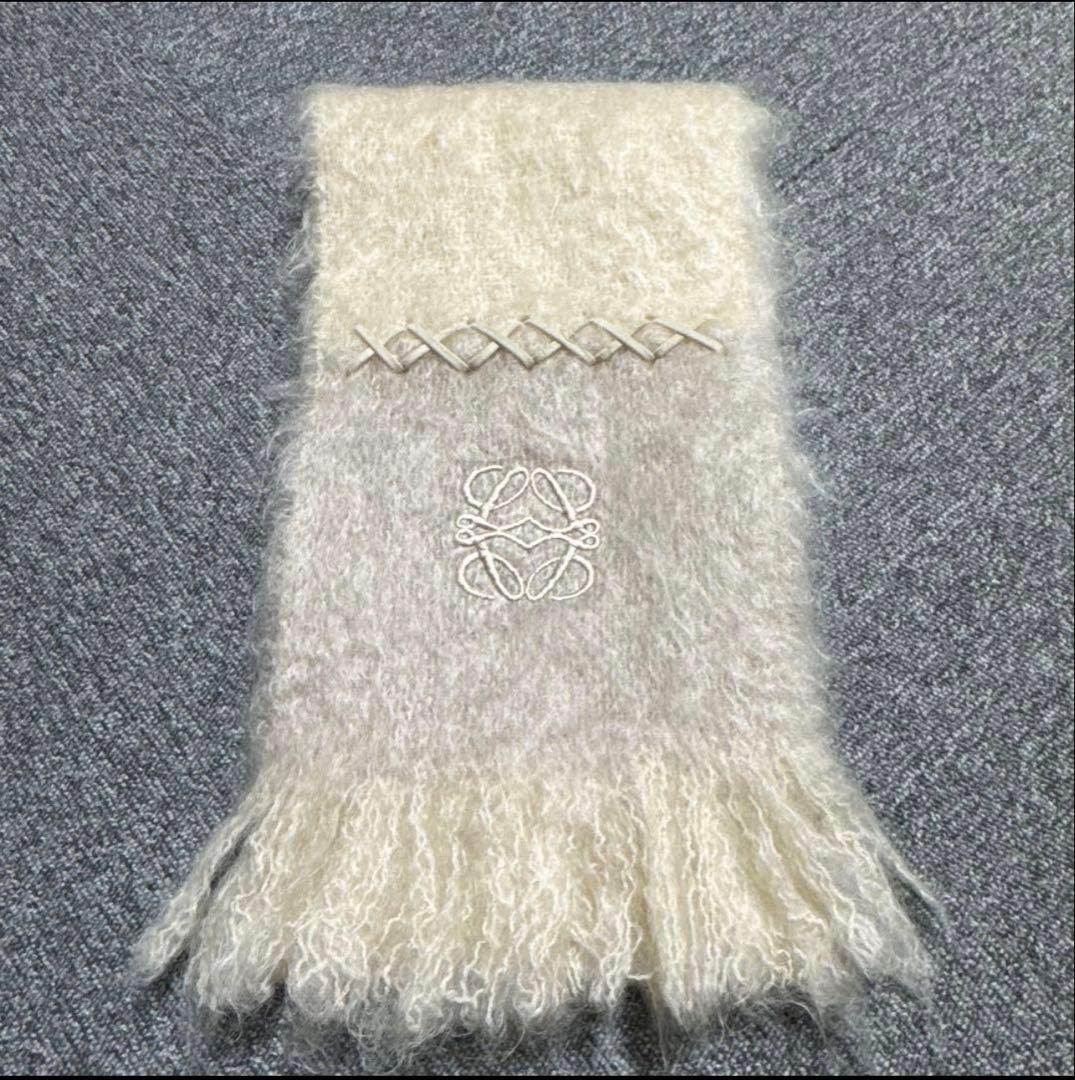 ホワイト モヘアマフラー フリンジ付き　ロエベ　LOEWE