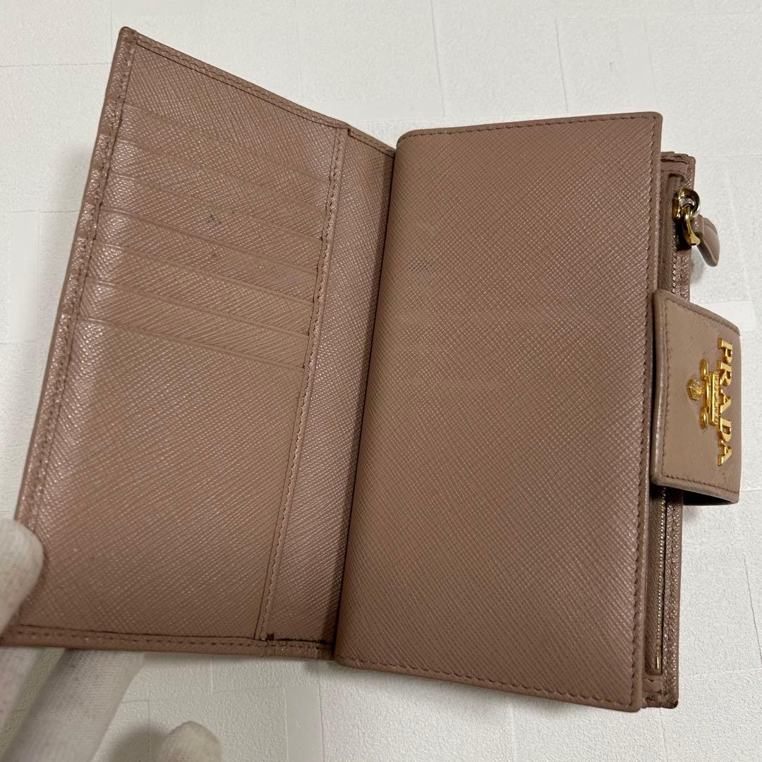 PRADA プラダ　ピンクベージュ 折り財布　サフィアーノ