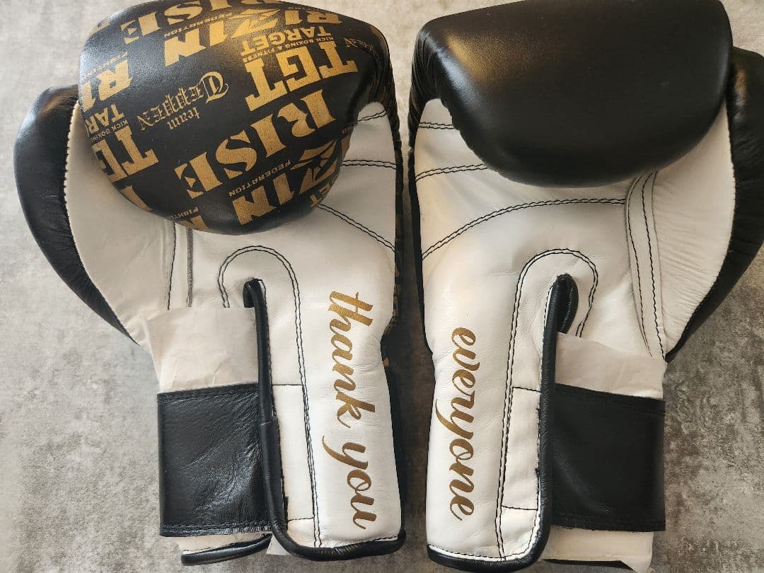 おまけ付き)那須川天心　引退記念グローブ　直筆サイン入り