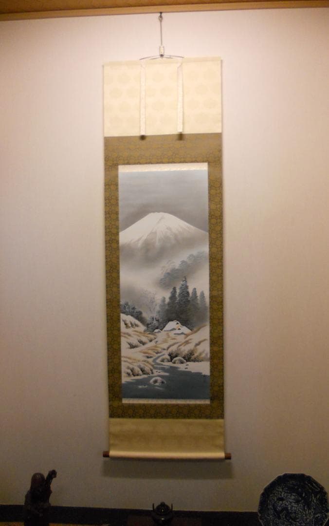 掛け軸 松泉 白雪渺々之図 絹本 希少 軸装 茶道具 掛軸 美品 です。