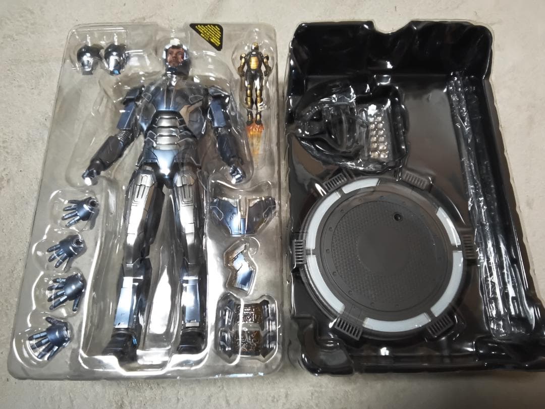 ホットトイズ アイアンマン マーク40 ショットガン