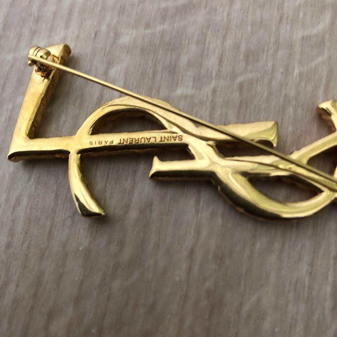 YSL ロゴブローチ 金メッキ